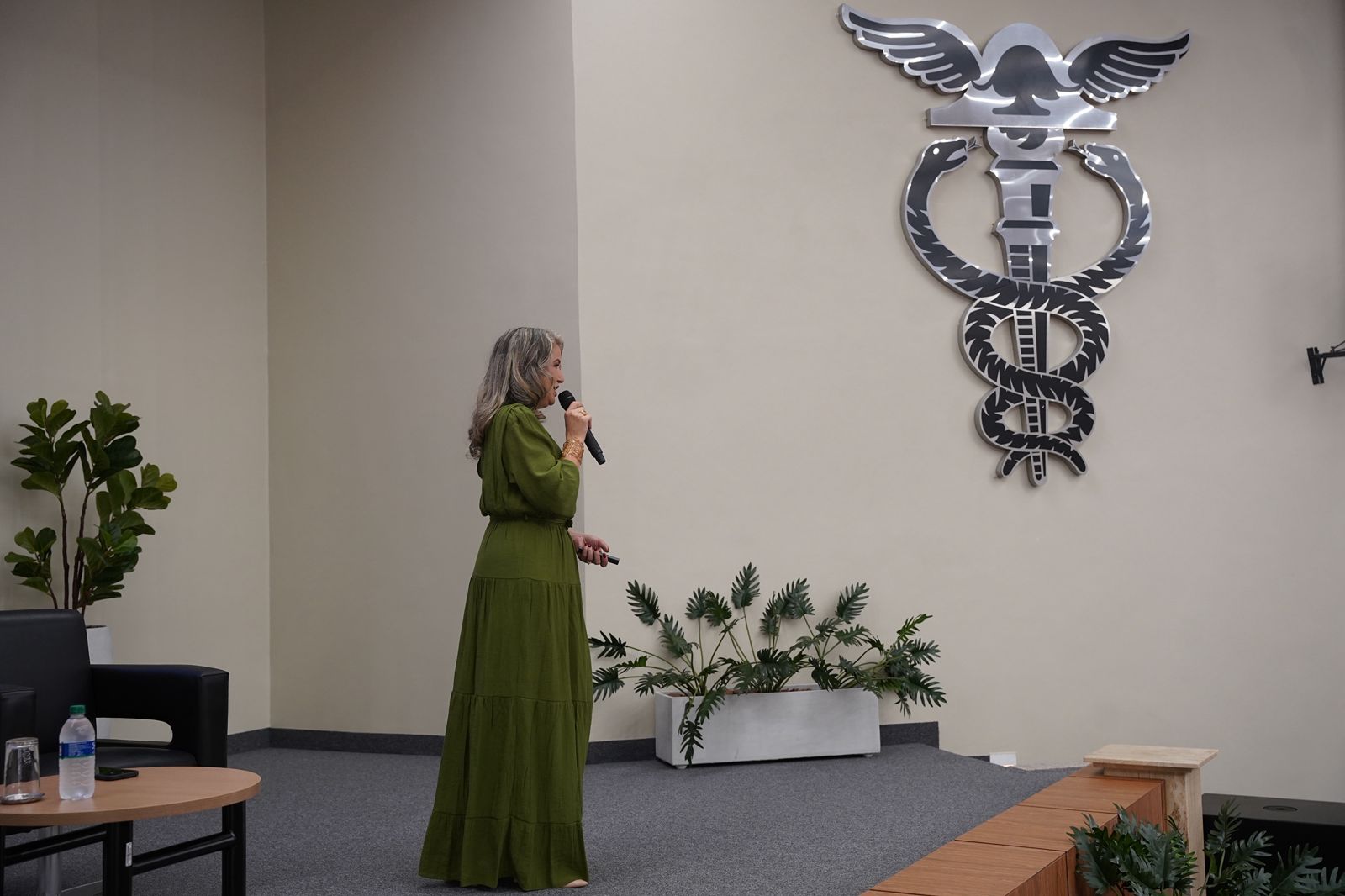 Rejane Duarte em palestra